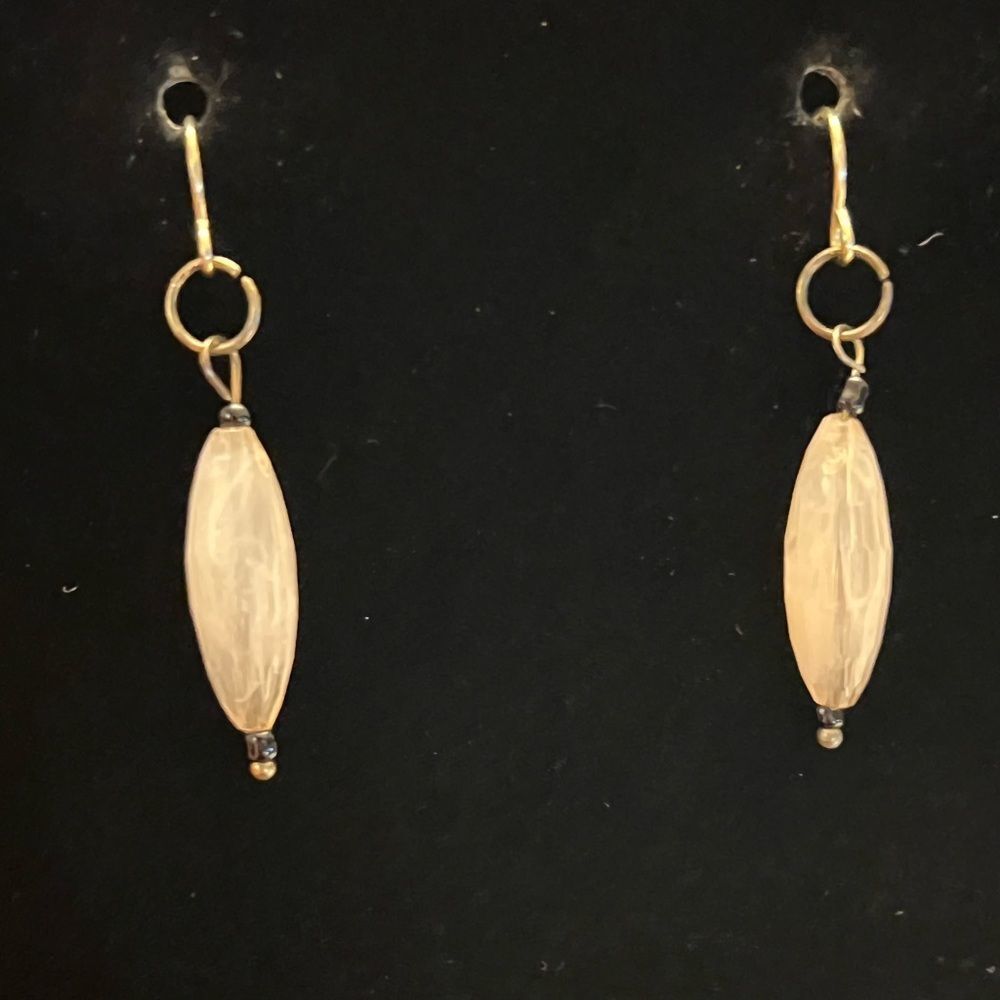 Upcycled jewelry. Beautiful pink bead earrings